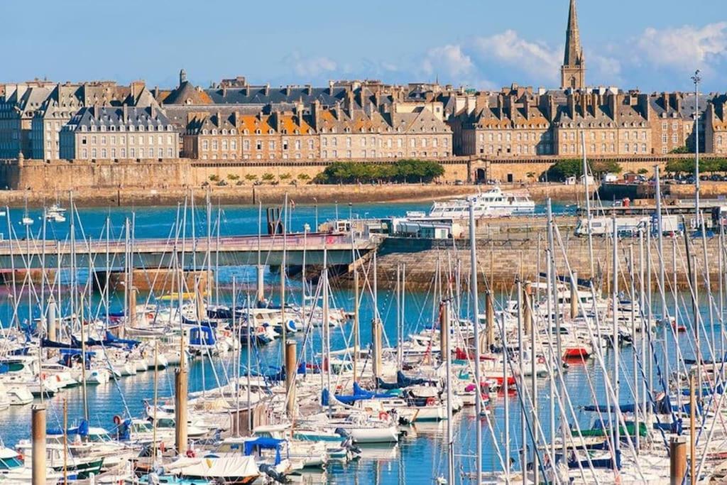 Charmante Maison A Evran Proche Dinan Et St Malo. Εξωτερικό φωτογραφία